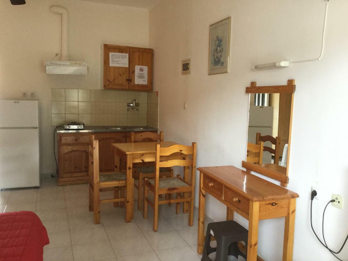 Hotel Kallithea Loutra Aidhipsou Exteriör bild